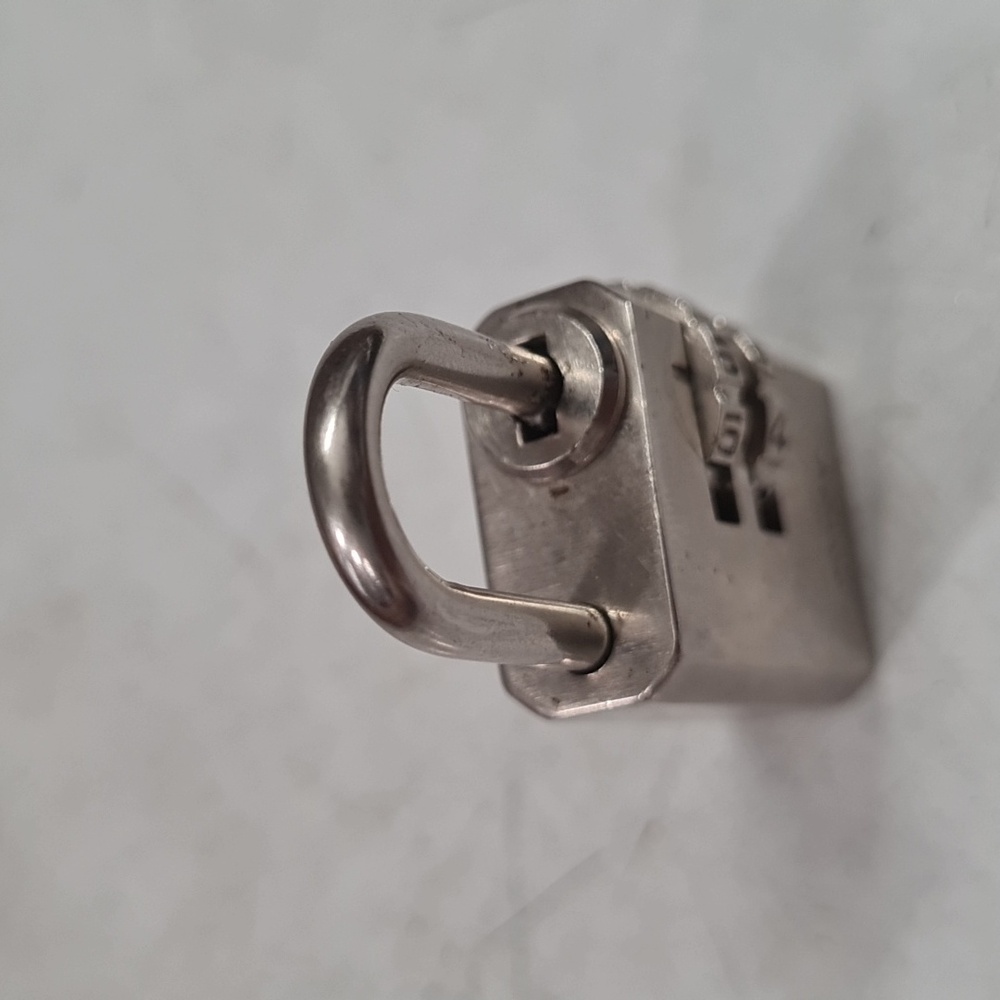 PRADA LOCK - Picture 5 of 7